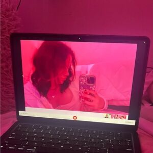 Meet your Posher, Karly Hutton